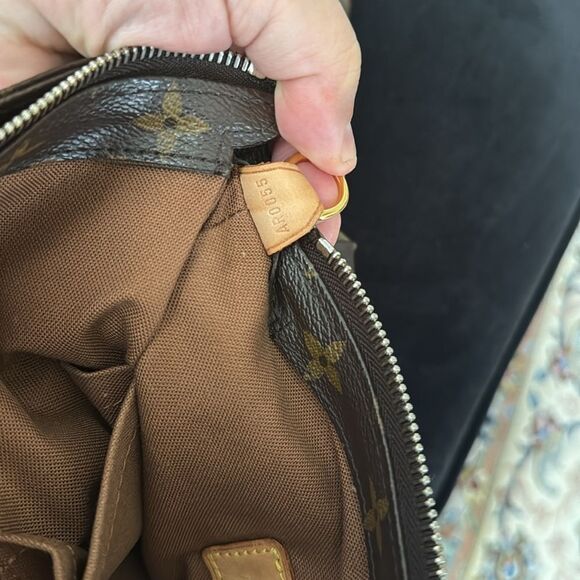 User great condition Louis Vuitton Brown Monogram Tote Bag - Picture 8 of 9